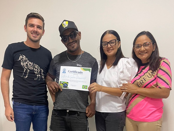 Exemplo: Beneficiário melhora renda e devolve cartão do Bolsa Família em São Domingos sd1 1 - Exemplo: Beneficiário melhora renda e devolve cartão do Bolsa Família em São Domingos