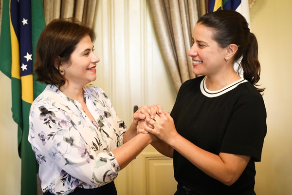 RL - Governadora Raquel Lyra transmite cargo à vice-governadora Priscila Krause e embarca para COP 28, em Dubai