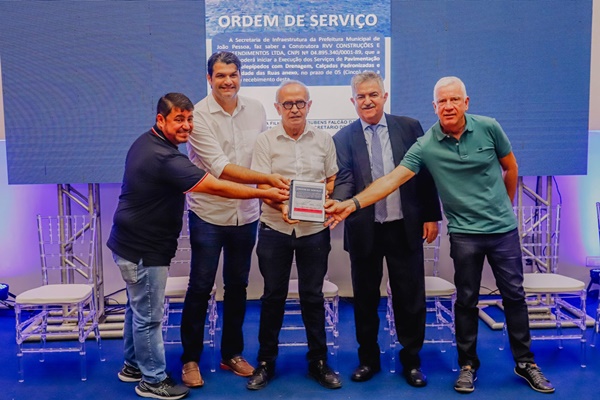 Cícero Lucena lança plataforma ‘Minha Rua Calçada’ e autoriza obras de pavimentação em mais 103 vias da Capital cicero1 1 - Cícero Lucena lança plataforma ‘Minha Rua Calçada’ e autoriza obras de pavimentação em mais 103 vias da Capital