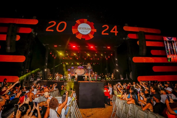 Multidão celebra a chegada de 2024 no Réveillon promovido pela Prefeitura de João Pessoa jp - Multidão celebra a chegada de 2024 no Réveillon promovido pela Prefeitura de João Pessoa
