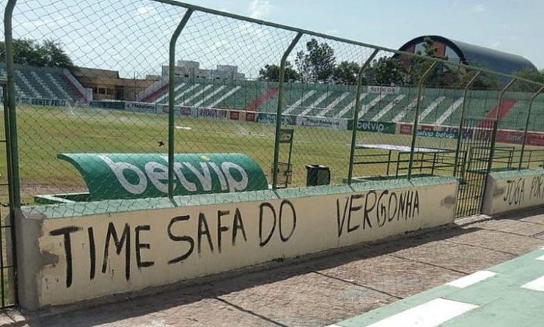 marizao1 780x470 - Estádio o Marizão é pichado após derrota do Sousa para o CSP