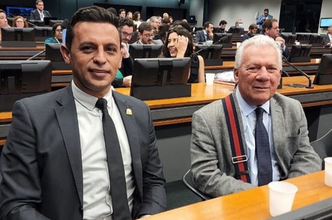 Através de nota e sem citar nome do prefeito Zé Aldemir, Neguinho do Mondrian retira pré-candidatura a prefeito de Cajazeiras ze 3 - Através de nota e sem citar nome do prefeito Zé Aldemir, Neguinho do Mondrian retira pré-candidatura a prefeito de Cajazeiras