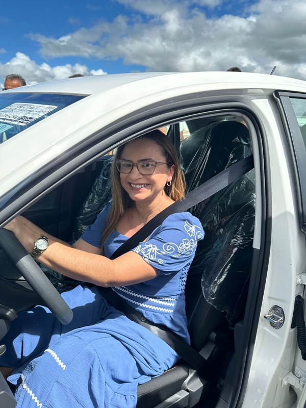Em comemoração aos 30 anos de emancipação política de São Domingos, Prefeita Adeilza Soares faz entrega de veículos 0km à população 2sd - Em comemoração aos 30 anos de emancipação política de São Domingos, Prefeita Adeilza Soares faz entrega de veículos 0km à população