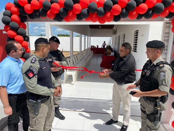 Segurança pública: Prefeito João Neto recebe comenda e 2ª Companhia da Polícia militar é instalada em Aparecida APARECIDA - Segurança pública: Prefeito João Neto recebe comenda e 2ª Companhia da Polícia militar é instalada em Aparecida