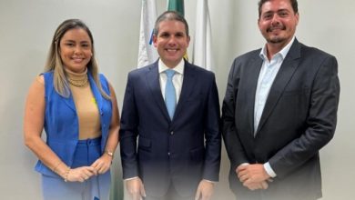 HUGO E MARCELO 390x220 - Em Brasília: Ao lado de Hugo Motta, prefeito Marcelo Vale anuncia pacote de emendas e construção de casas populares em Nazarezinho