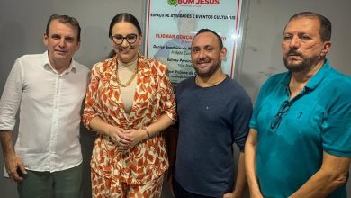 bom jesus d 390x220 - Em Bom Jesus: Chico Mendes participa ao lado da Prefeita Denise Bayma da entrega do novo Mercado Público Municipal; Obra orçada em quase R$ 400 mil