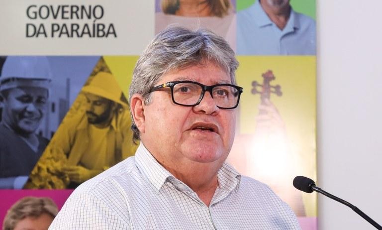 João Azevêdo anuncia pagamento da primeira parcela do 13º e o salário de maio, somando mais de R$ 1 bilhão para os servidores joao - João Azevêdo anuncia pagamento da primeira parcela do 13º e o salário de maio, somando mais de R$ 1 bilhão para os servidores