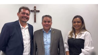 marcelo bsb 390x220 - Em Brasília, Prefeito de Nazarezinho, Marcelo Vale consegue Retroescavadeira para o município através do senador Efraim Filho