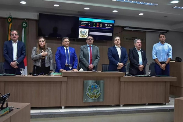 Adriano Galdino recebe Medalha de Honra ao Mérito da Câmara de Sousa alpb - Adriano Galdino recebe Medalha de Honra ao Mérito da Câmara de Sousa