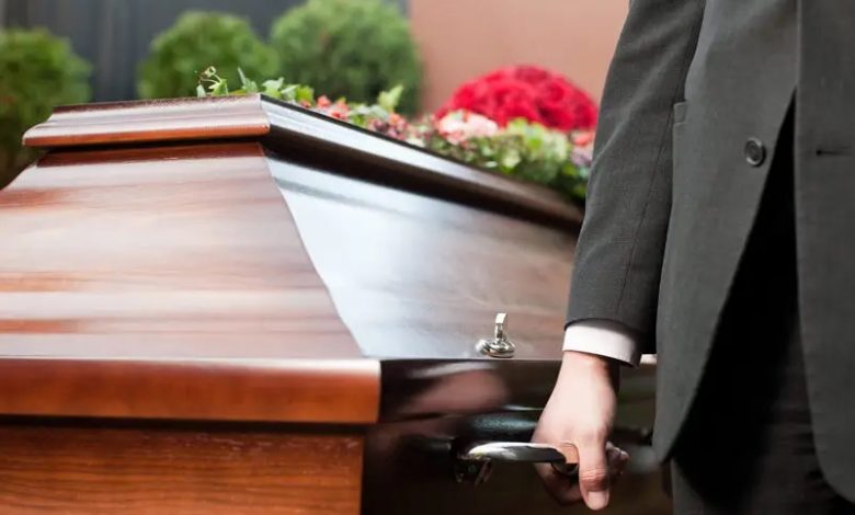 Imposto da Morte: Governo Lula quer aumentar tributação dos Serviços Funerários CAIXAO 780x470 - Imposto da Morte: Governo Lula quer aumentar tributação dos Serviços Funerários