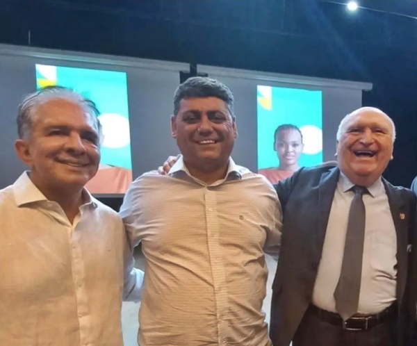 Prefeito eleito de Vieirópolis, Thially Aristóteles, participa de seminário promovido pelo TCE-PB sobre alfabetização Thially3 - Prefeito eleito de Vieirópolis, Thially Aristóteles, participa de seminário promovido pelo TCE-PB sobre alfabetização