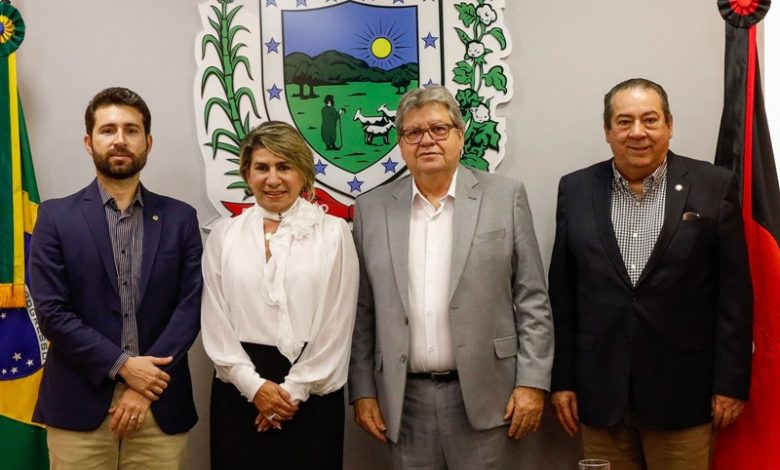 João Azevêdo recebe Michel Henrique e Edna Henrique, e deputado enaltece trabalho e diálogo com o governador GOV2 780x470 - João Azevêdo recebe Michel Henrique e Edna Henrique, e deputado enaltece trabalho e diálogo com o governador