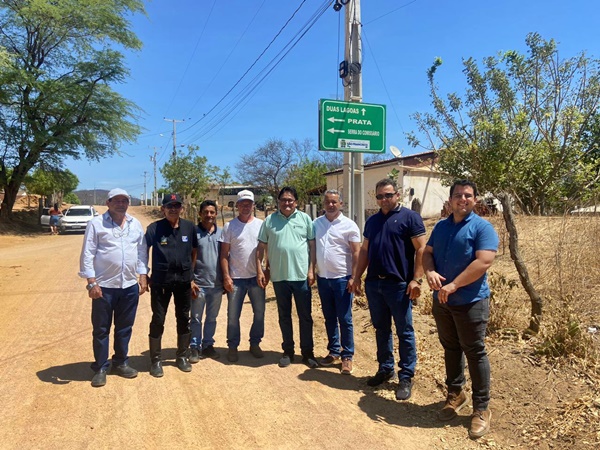 sf - Em São Francisco: Representantes do DER-PB fazem levantamento para estimativa de recurso para pavimentação em asfalto na Comunidade de Dois Riachos