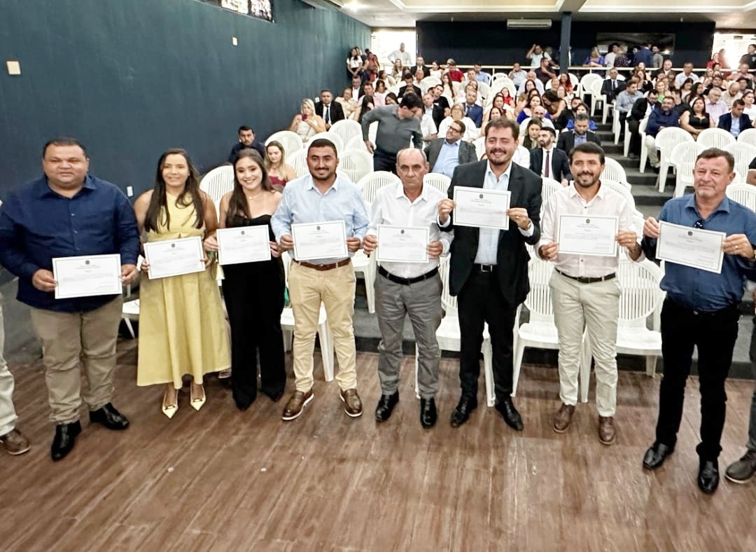DEFINIDO : Prefeito Marcelo Vale define vereador Lucas Vieira, como o novo presidente da Câmara Municipal de Nazarezinho para o biênio 2025/2026 Lucas v2 - DEFINIDO : Prefeito Marcelo Vale define vereador Lucas Vieira, como o novo presidente da Câmara Municipal de Nazarezinho para o biênio 2025/2026