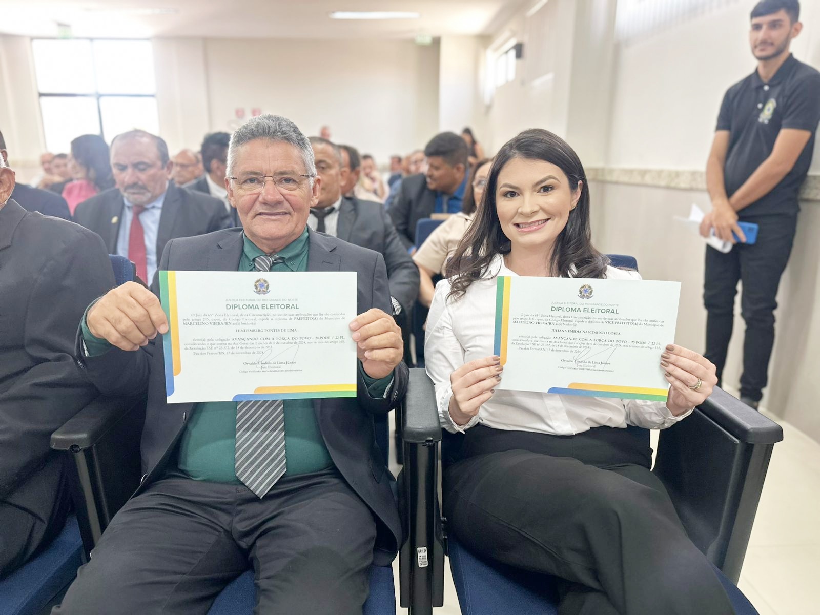 Prefeito eleito de Marcelino Veira, Dibed, vice-prefeita e vereadores são diplomados MV4 - Prefeito eleito de Marcelino Veira, Dibed, vice-prefeita e vereadores são diplomados