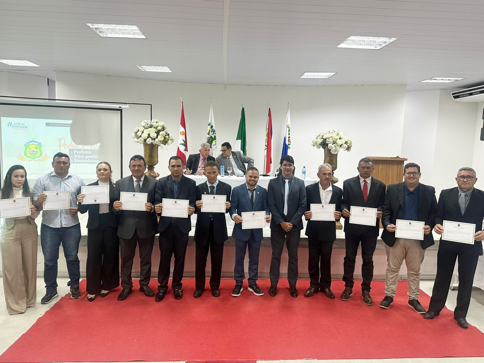 Prefeito eleito de Pedra Branca, Bastinho é diplomado pela Justiça Eleitoral e eleitores realizam grande carreata pelas ruas da cidade Pedra2 - Prefeito eleito de Pedra Branca, Bastinho é diplomado pela Justiça Eleitoral e eleitores realizam grande carreata pelas ruas da cidade