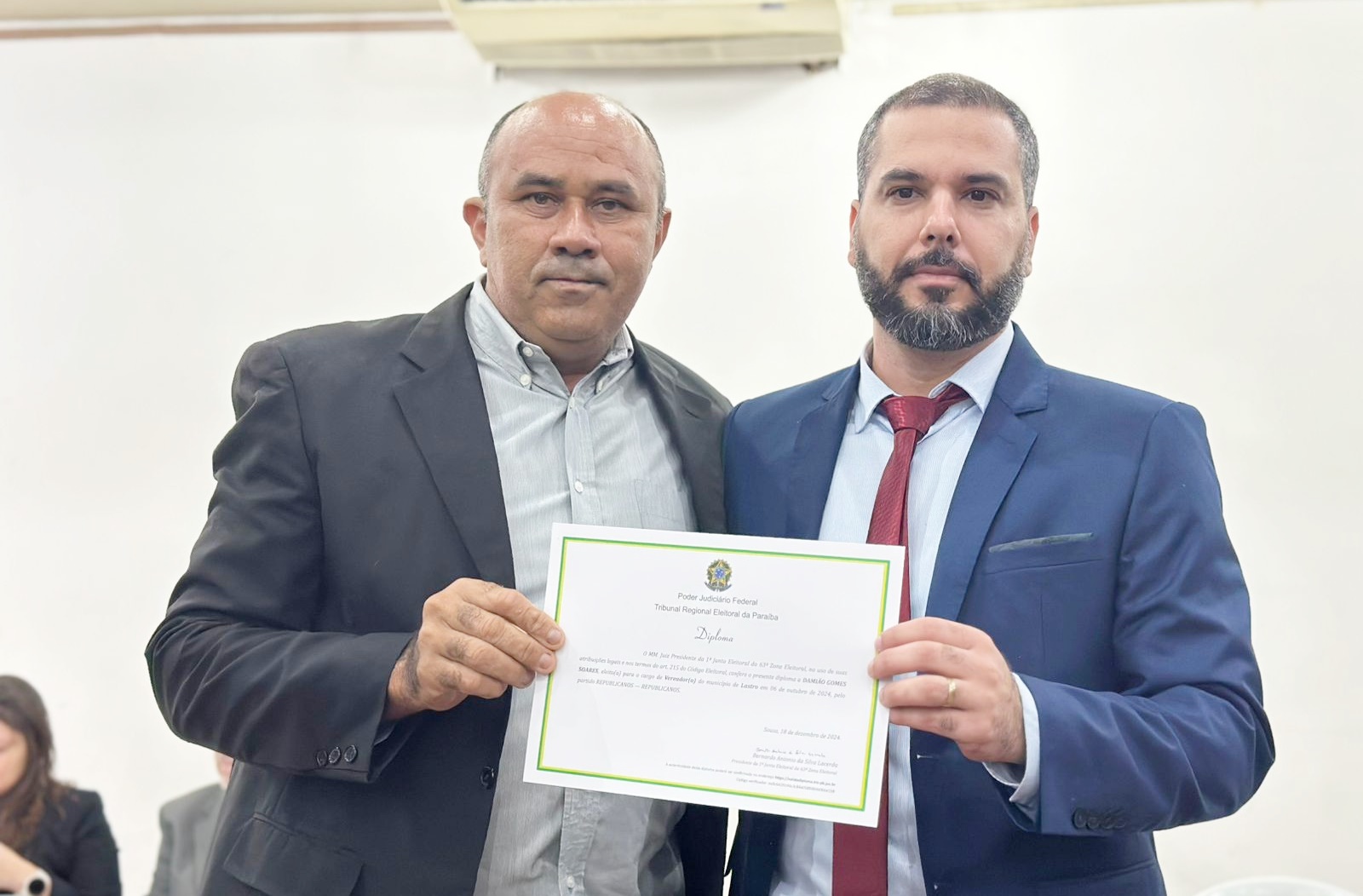PRESENTE: Justiça Eleitoral diploma prefeito eleito do Lastro, Dr. Ronaldo Gonçalves no dia do seu aniversário Ronaldo10 - PRESENTE: Justiça Eleitoral diploma prefeito eleito do Lastro, Dr. Ronaldo Gonçalves no dia do seu aniversário