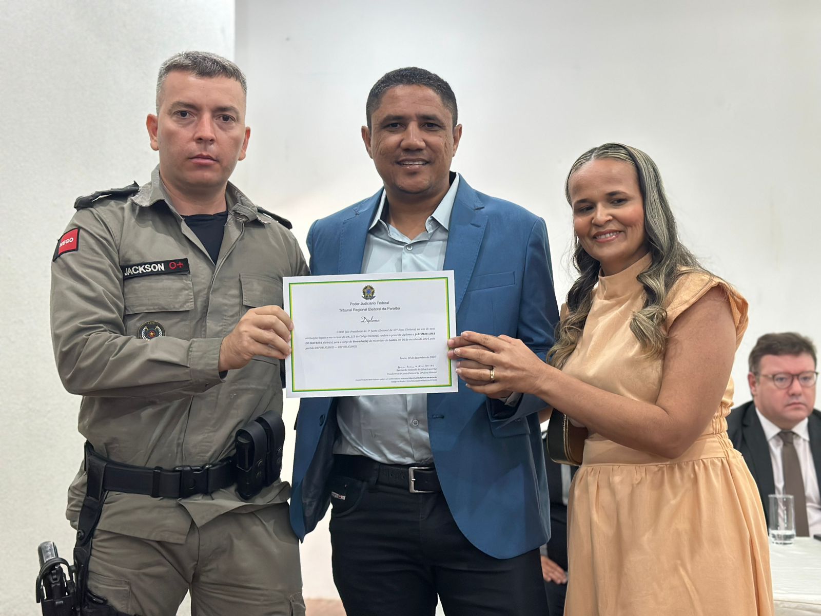 PRESENTE: Justiça Eleitoral diploma prefeito eleito do Lastro, Dr. Ronaldo Gonçalves no dia do seu aniversário Ronaldo11 - PRESENTE: Justiça Eleitoral diploma prefeito eleito do Lastro, Dr. Ronaldo Gonçalves no dia do seu aniversário