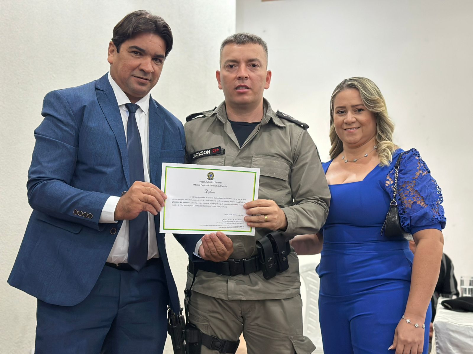 PRESENTE: Justiça Eleitoral diploma prefeito eleito do Lastro, Dr. Ronaldo Gonçalves no dia do seu aniversário Ronaldo5 - PRESENTE: Justiça Eleitoral diploma prefeito eleito do Lastro, Dr. Ronaldo Gonçalves no dia do seu aniversário