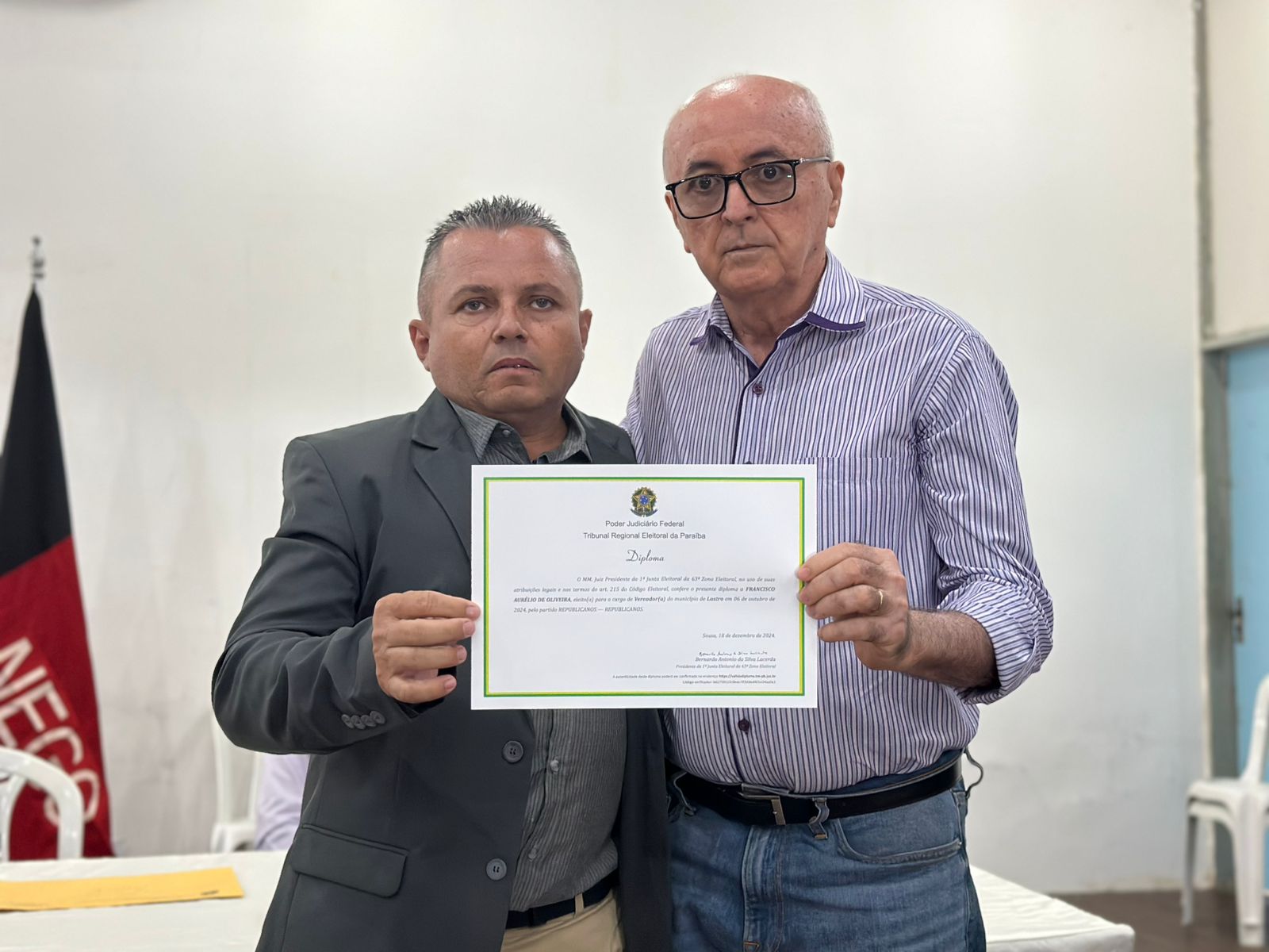 PRESENTE: Justiça Eleitoral diploma prefeito eleito do Lastro, Dr. Ronaldo Gonçalves no dia do seu aniversário Ronaldo8 - PRESENTE: Justiça Eleitoral diploma prefeito eleito do Lastro, Dr. Ronaldo Gonçalves no dia do seu aniversário
