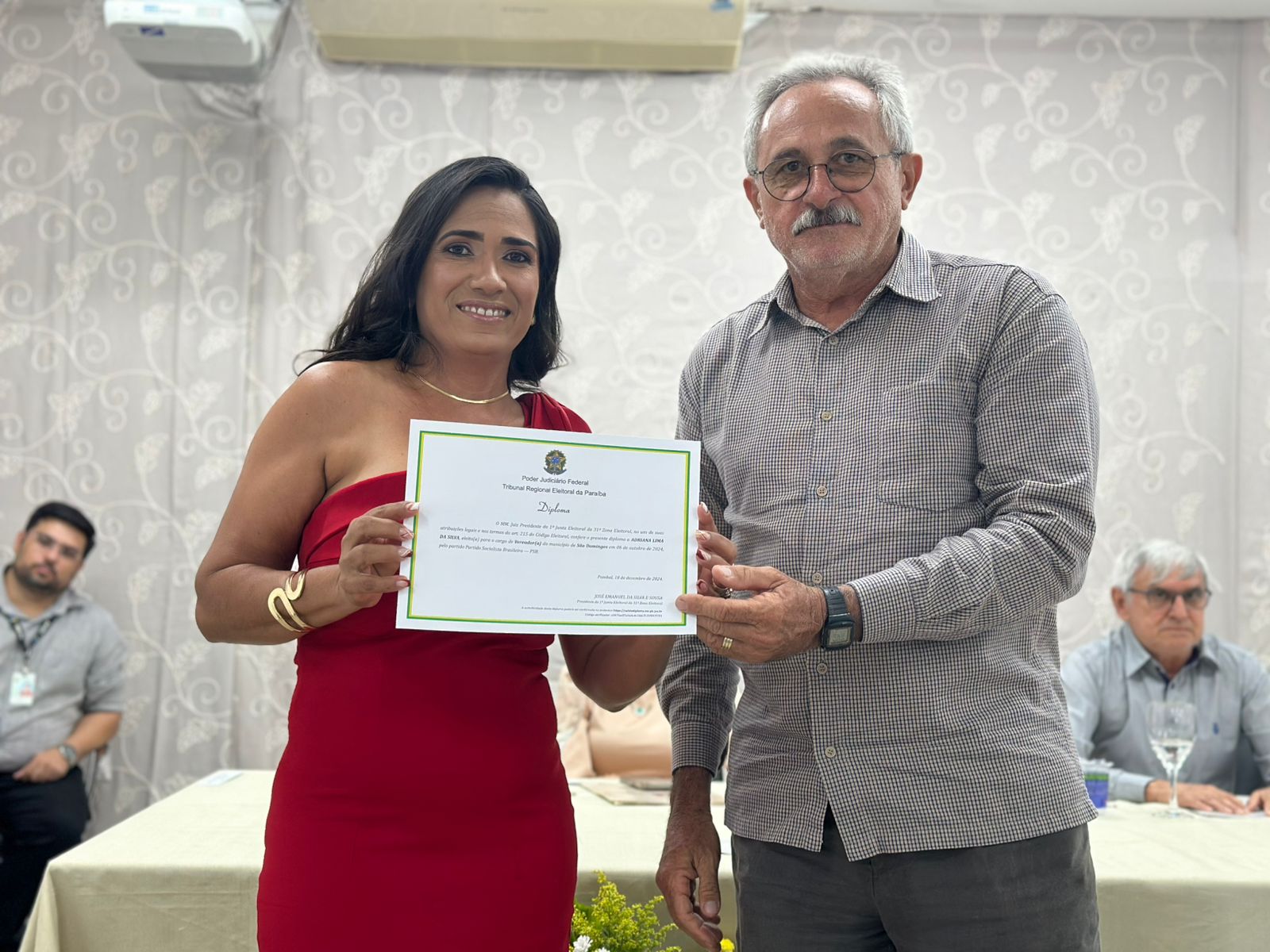 Prefeita reeleita de São Domingos, Adeilza Soares, vice eleito, Leonardo e vereadores são diplomados SD12 - Prefeita reeleita de São Domingos, Adeilza Soares, vice eleito, Leonardo e vereadores são diplomados