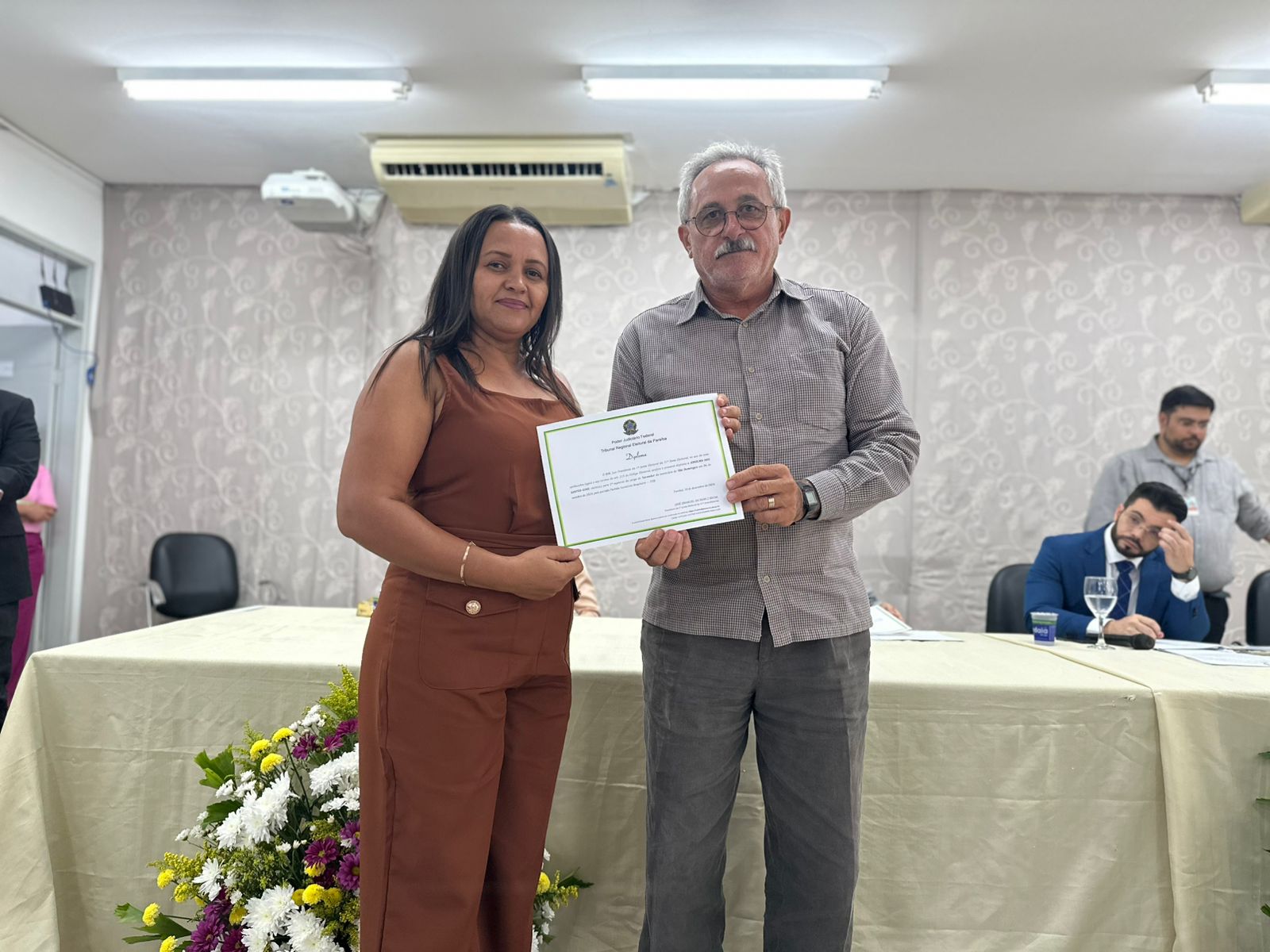 Prefeita reeleita de São Domingos, Adeilza Soares, vice eleito, Leonardo e vereadores são diplomados SD16 - Prefeita reeleita de São Domingos, Adeilza Soares, vice eleito, Leonardo e vereadores são diplomados
