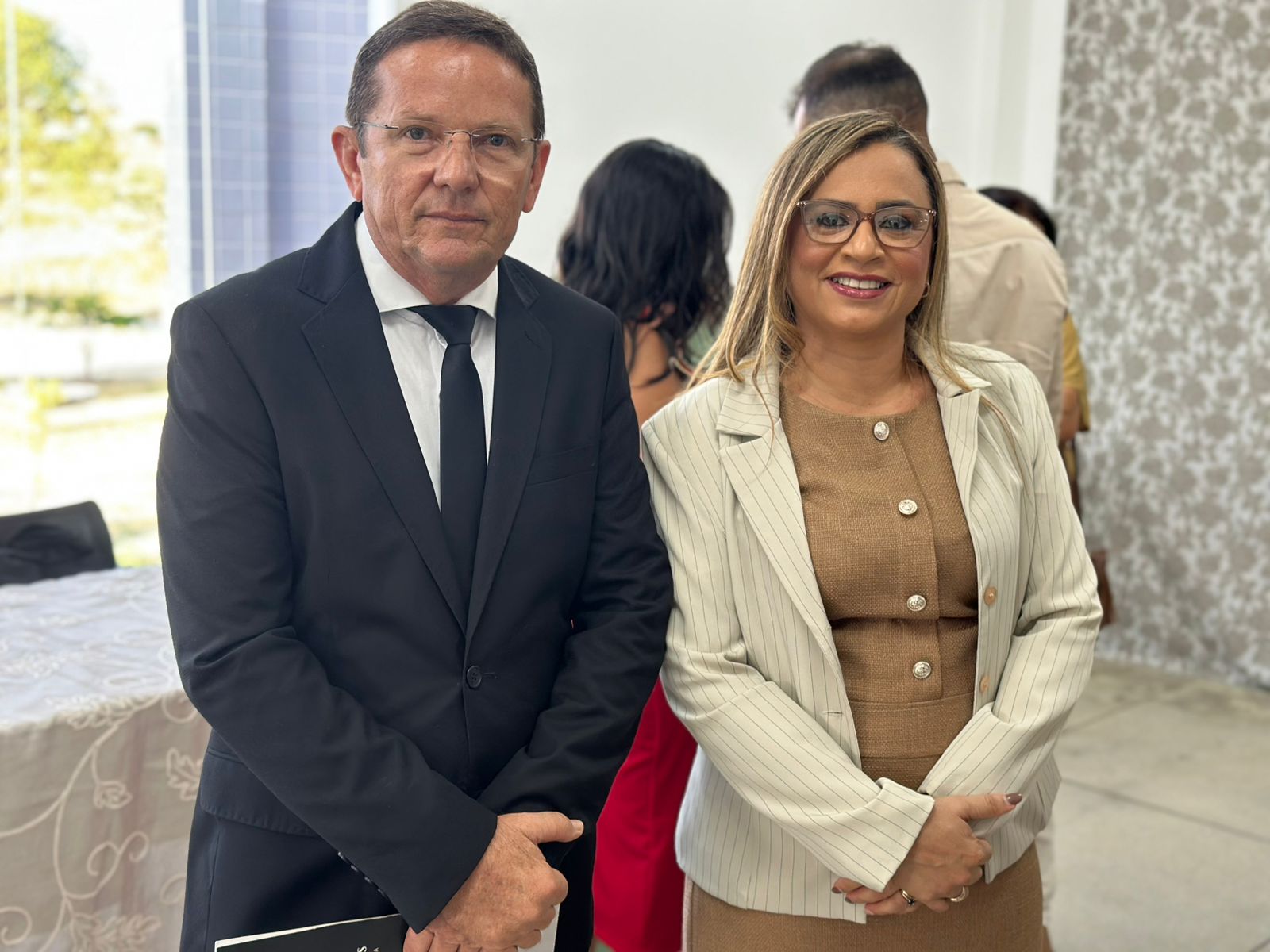 Prefeita reeleita de São Domingos, Adeilza Soares, vice eleito, Leonardo e vereadores são diplomados SD17 - Prefeita reeleita de São Domingos, Adeilza Soares, vice eleito, Leonardo e vereadores são diplomados