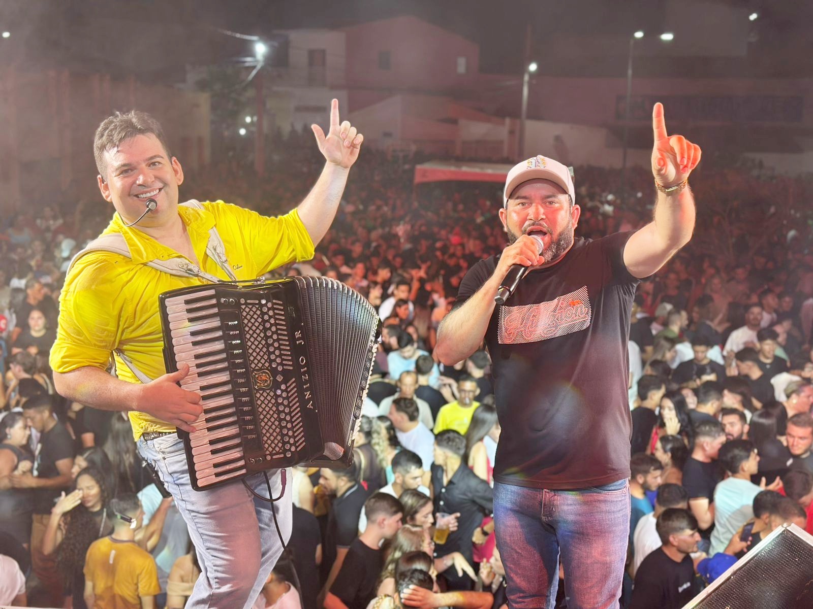 Nazarezinho celebra 63 anos de emancipação política com o maior público da história com os shows de Anísio Jr., Taty Girl e Litto Lins naza3 - Nazarezinho celebra 63 anos de emancipação política com o maior público da história com os shows de Anísio Jr., Taty Girl e Litto Lins