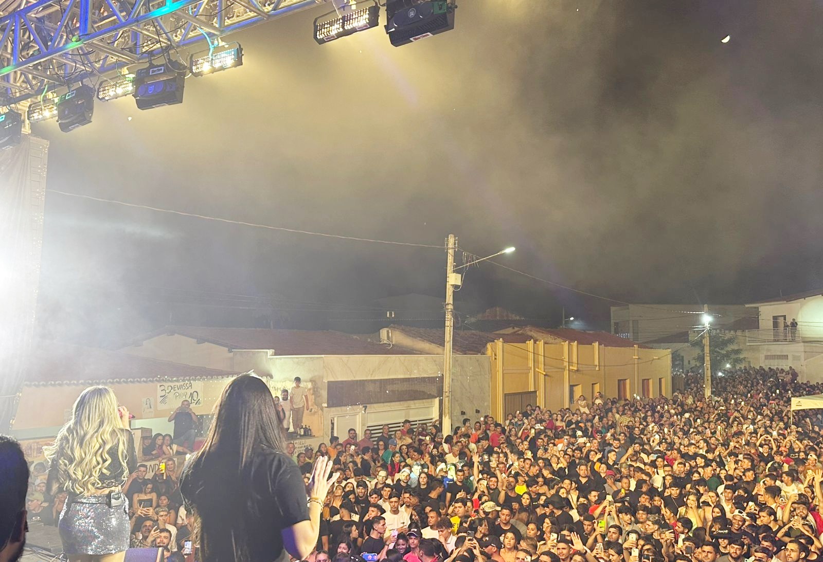 Nazarezinho celebra 63 anos de emancipação política com o maior público da história com os shows de Anísio Jr., Taty Girl e Litto Lins naza7 - Nazarezinho celebra 63 anos de emancipação política com o maior público da história com os shows de Anísio Jr., Taty Girl e Litto Lins