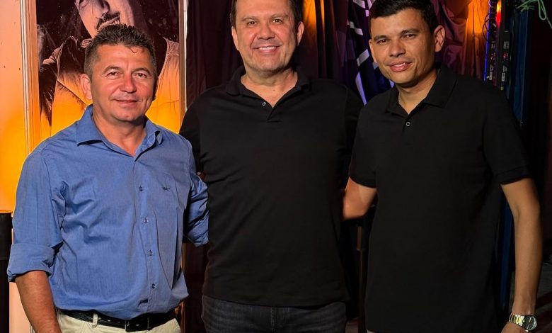 Prefeito eleito Netinho Makario celebra os 61 anos de emancipação política de Água Nova ao lado do atual prefeito Ronaldo Souza na FECAN 2024 netinho3 780x470 - Prefeito eleito Netinho Makario celebra os 61 anos de emancipação política de Água Nova ao lado do atual prefeito Ronaldo Souza na FECAN 2024