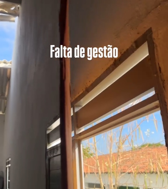 Herança de Abandono: Prefeito Alyson Francisco encontra escola em condições deplorável deixada pela gestão anterior do ex-prefeito Allan Seixas em Cachoeira dos Índios; VEJA VÍDEO 4cachoeira - Herança de Abandono: Prefeito Alyson Francisco encontra escola em condições deplorável deixada pela gestão anterior do ex-prefeito Allan Seixas em Cachoeira dos Índios; VEJA VÍDEO