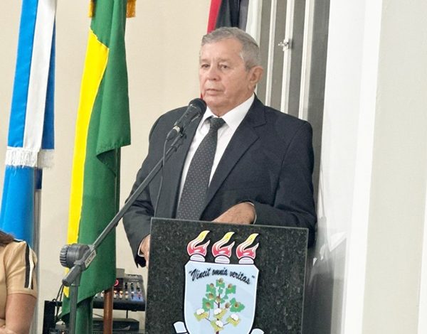 Ex-prefeito Eudinho relembra trajetória e agradece convite ao presidente Valderan Queiroga para participar de Sessão Solene Eudinho 600x470 - Ex-prefeito Eudinho relembra trajetória e agradece convite ao presidente Valderan Queiroga para participar de Sessão Solene