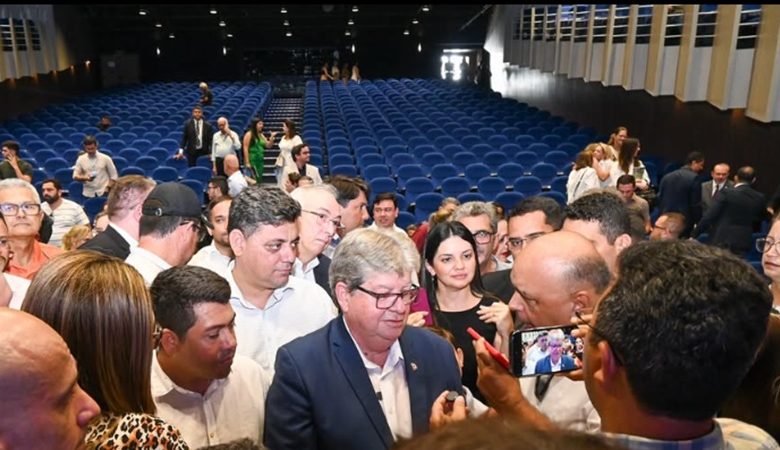 Prefeito Thially Aristóteles marca presença em prestação de contas do Governo João Azevedo em João Pessoa THIALLY 780x450 - Prefeito Thially Aristóteles marca presença em prestação de contas do Governo João Azevedo em João Pessoa