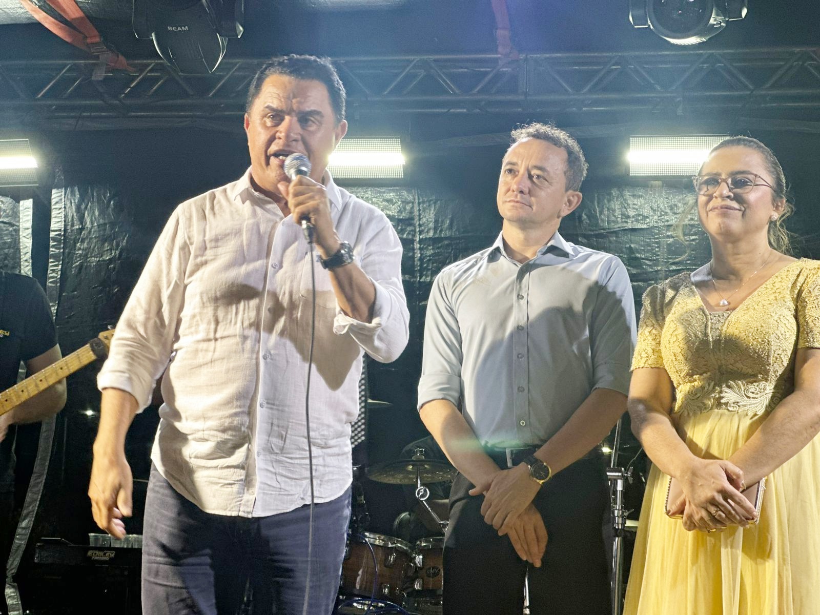 Adeilza Soares toma posse para seu terceiro mandato como prefeita de São Domingos adeilza posse8 - Adeilza Soares toma posse para seu terceiro mandato como prefeita de São Domingos