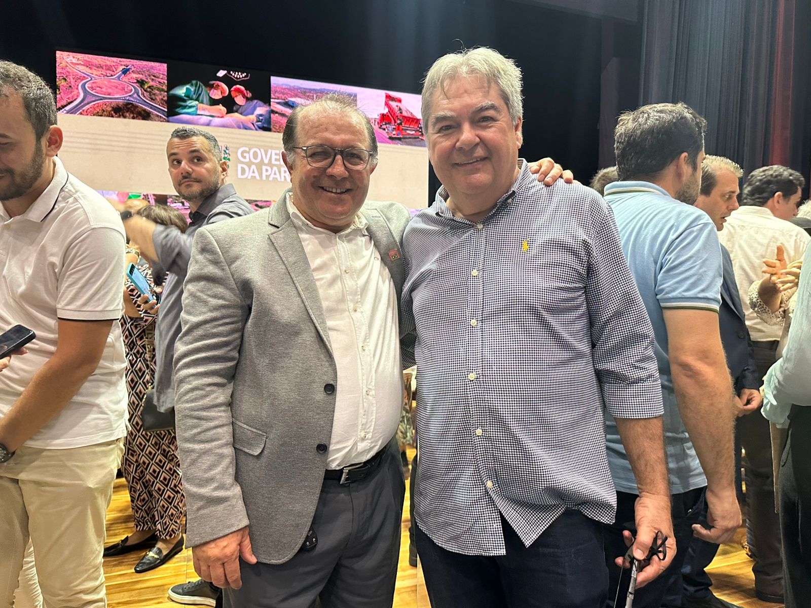 Prefeito Ceninha Lucena participa do lançamento do Programa “Paraíba 2025-2026” em João Pessoa e celebra estrada que liga o município de Bonito de Santa Fé, passando pelo distrito de Viana até a cidade de Serra Grande ceninha5 - Prefeito Ceninha Lucena participa do lançamento do Programa “Paraíba 2025-2026” em João Pessoa e celebra estrada que liga o município de Bonito de Santa Fé, passando pelo distrito de Viana até a cidade de Serra Grande