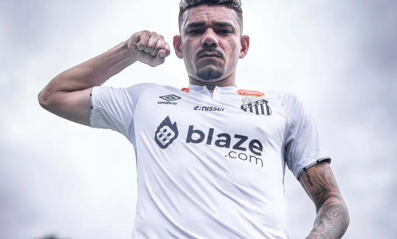 Sousense Tiquinho Soares é anunciado como novo reforço do Santos até 2027 soares 780x470 - Sousense Tiquinho Soares é anunciado como novo reforço do Santos até 2027