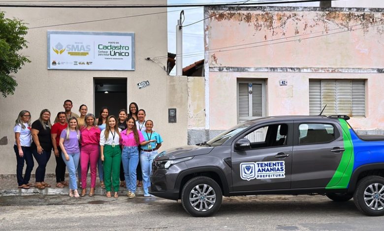 Prefeita Dayane Batista entrega carro novo à secretaria de assistência social de Tenente Ananias-RN tenentefoto3 780x470 - Prefeita Dayane Batista entrega carro novo à secretaria de assistência social de Tenente Ananias-RN