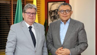 azevedo 390x220 - Eleições 2026: Presidente do PSB nacional confirma nome de João Azevêdo para disputar o Senado nas eleições do próximo ano