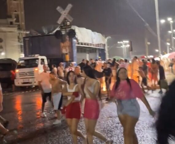 carnaval 570x470 - Chuvas na cidade cancela Bloco das Virgens em Sousa