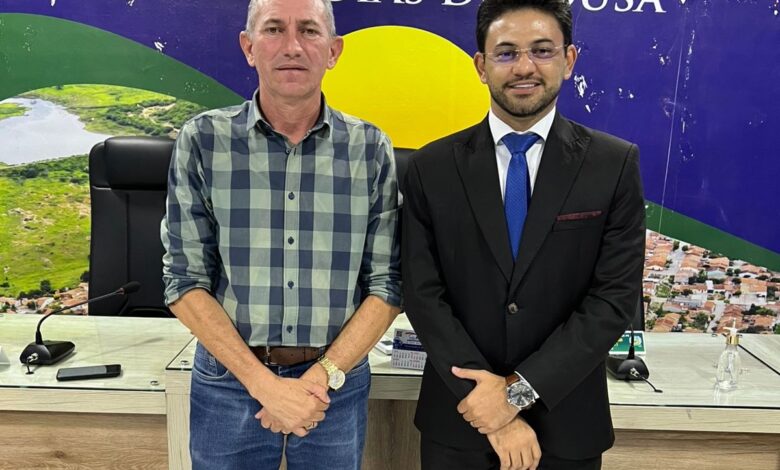 joao 780x470 - Advogado assume assessoria jurídica da Câmara Municipal de Monte Horebe com foco em transparência e eficiência.