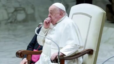 papa 390x220 - Vaticano já ensaia o funeral do Papa Francisco; diz jornal britânico