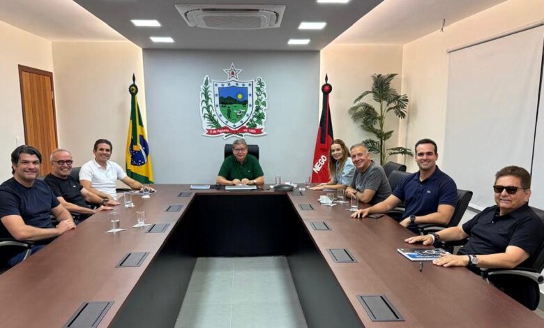 reuniao 780x470 - Governador João Azevêdo reúne lideranças do PP e Republicanos para fortalecer unidade política em vista de 2026