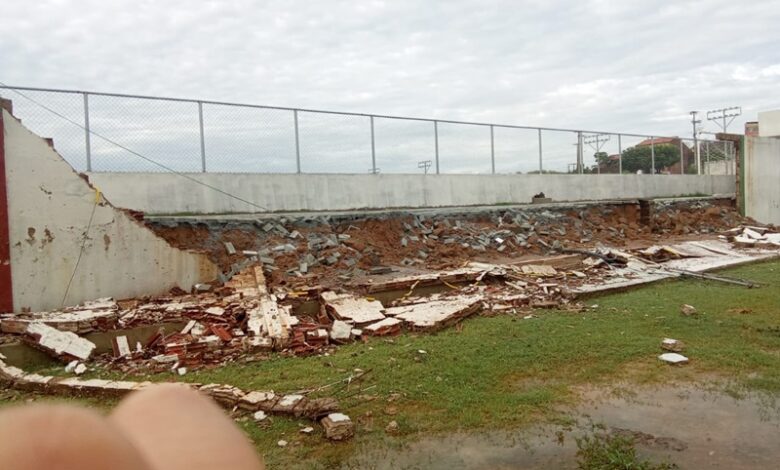 sjlt 780x470 - Desmoronamento do muro do estádio "O Colorado" levanta polêmica sobre qualidade da reforma em São José da Lagoa Tapada