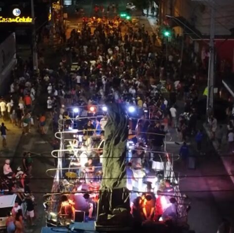 trio 1 473x470 - FRACO: Baixo público decepciona primeira noite do Folia de Rua em Sousa