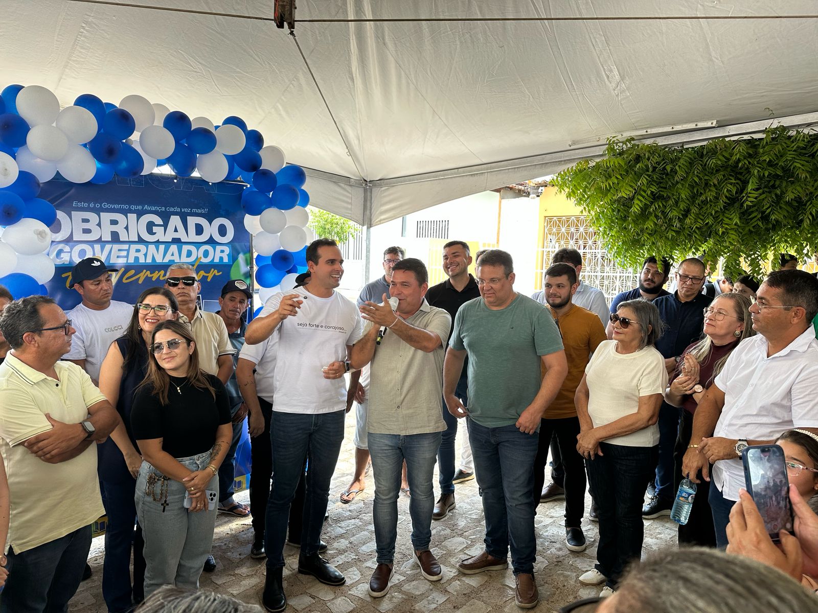 Condado4 - Governador em exercício Lucas Ribeiro inspeciona obras e pavimentação em Condado ao lado do prefeito Caio Paixão