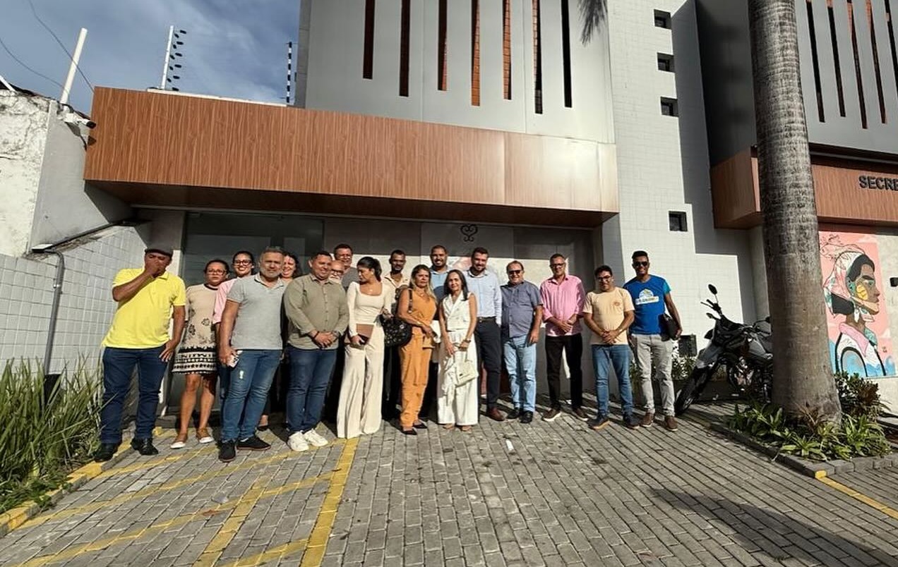 Em João Pessoa: Prefeito Ceninha Lucena alinha projetos culturais para Bonito de Santa Fé em parceria com a Secult-PB ceninha2 - Em João Pessoa: Prefeito Ceninha Lucena alinha projetos culturais para Bonito de Santa Fé em parceria com a Secult-PB
