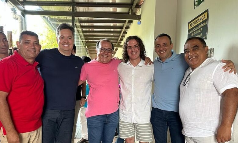 Prefeito Ceninha Lucena acompanha visita do senador Veneziano a cajazeiras no último dia de carnaval cz 2 780x470 - Prefeito Ceninha Lucena acompanha visita do senador Veneziano a cajazeiras no último dia de carnaval