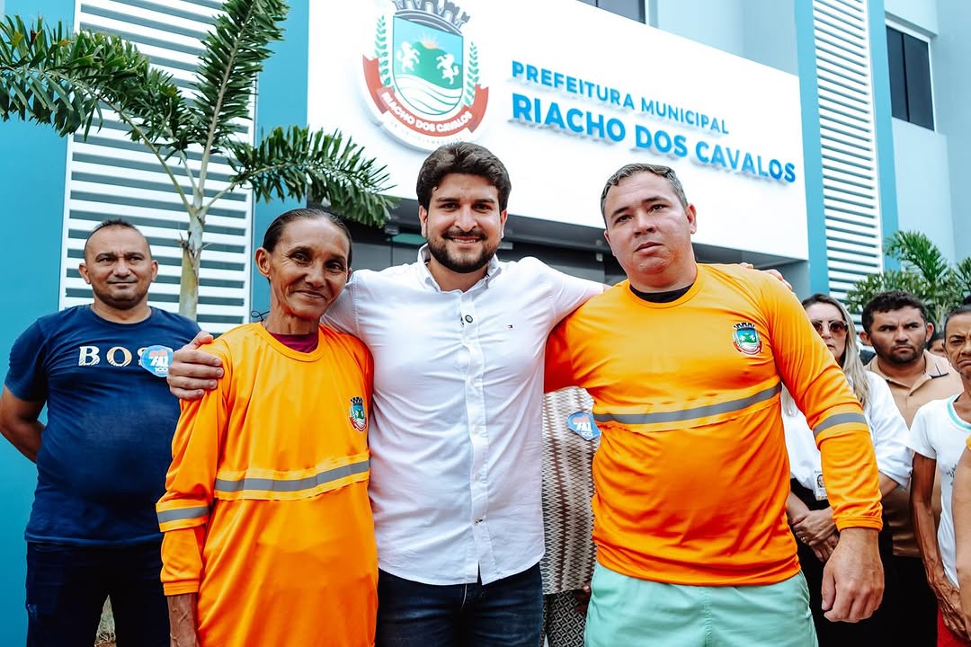 Marca do Trabalho: Prefeito Arthur Vieira celebra 100 dias de gestão com festa, fé e futuro promissor para Riacho dos Cavalos SaveClip.App 491449549 18074650993835188 7484835011345122938 n 1 - Marca do Trabalho: Prefeito Arthur Vieira celebra 100 dias de gestão com festa, fé e futuro promissor para Riacho dos Cavalos