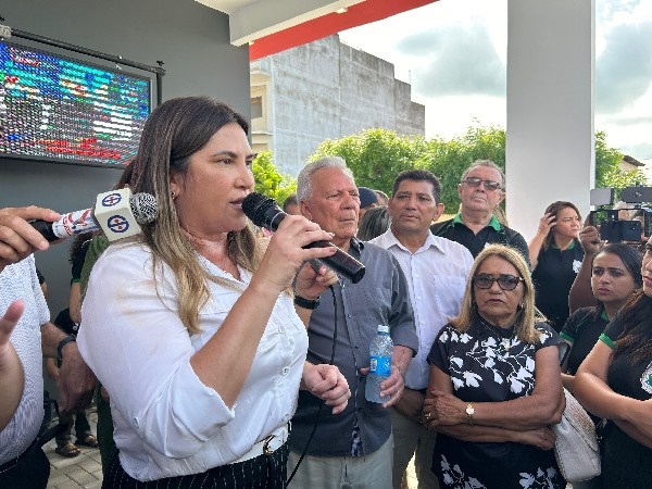 EM CAJAZEIRAS: Aliados do ex-prefeito José Aldemir estariam sendo 'escanteados' na gestão de Corrinha Delfino corrinha - EM CAJAZEIRAS: Aliados do ex-prefeito José Aldemir estariam sendo 'escanteados' na gestão de Corrinha Delfino