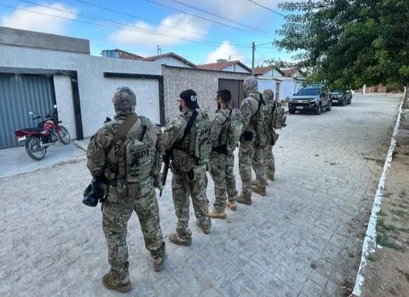 PF cumpre mandado em Pocinhos como parte da Operação Leviatã contra extremismo virtual pocinhos - PF cumpre mandado em Pocinhos como parte da Operação Leviatã contra extremismo virtual